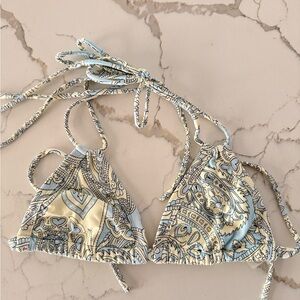 Montce - Euro Bikini Top - Peri Paisley - Large